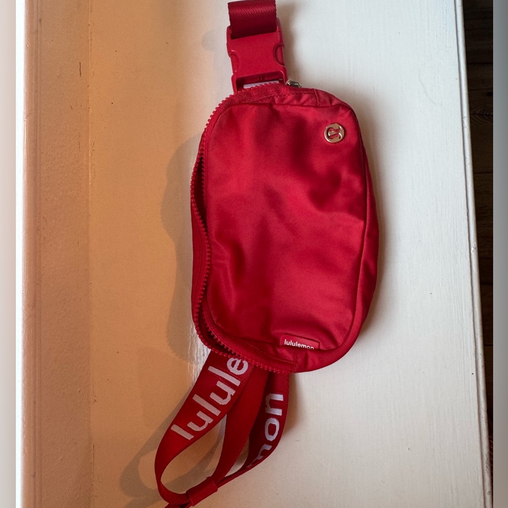 lululemon red fanny pack